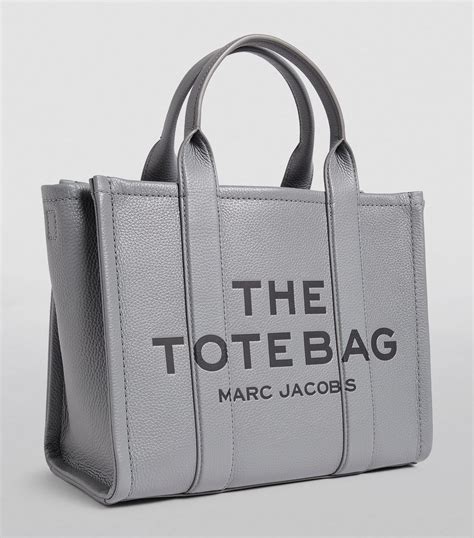 marc jacobs medium tote bags.